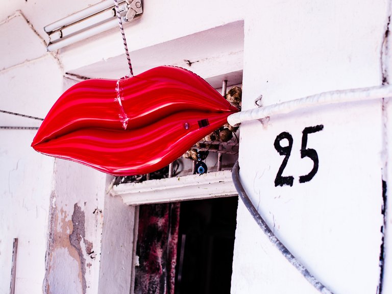 Crete, hot lips