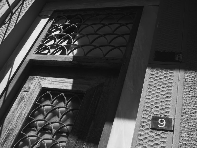 Crete, door 9